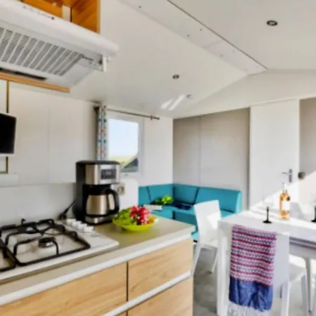 Mobil Spacieux - 6 Pers. - Api-1-52-2110 Camping