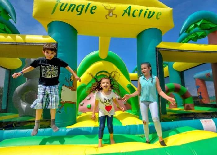 Camping Mobil Spacieux - 6 Pers. - Api-1-52-2110