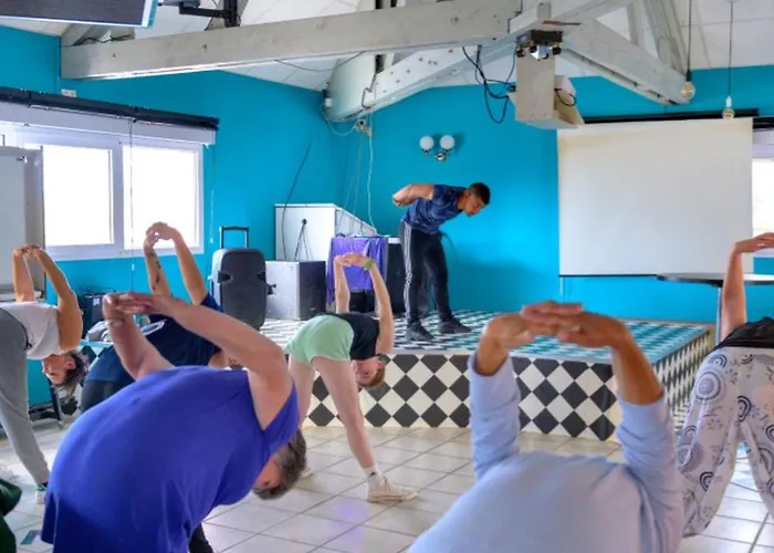 Camping Mobil Spacieux - 6 Pers. - Api-1-52-2110